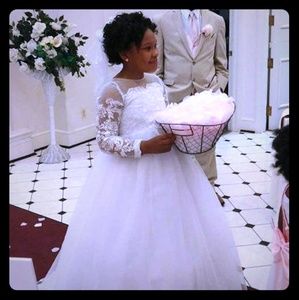 Flower Girl Dress. (Only been worn once)